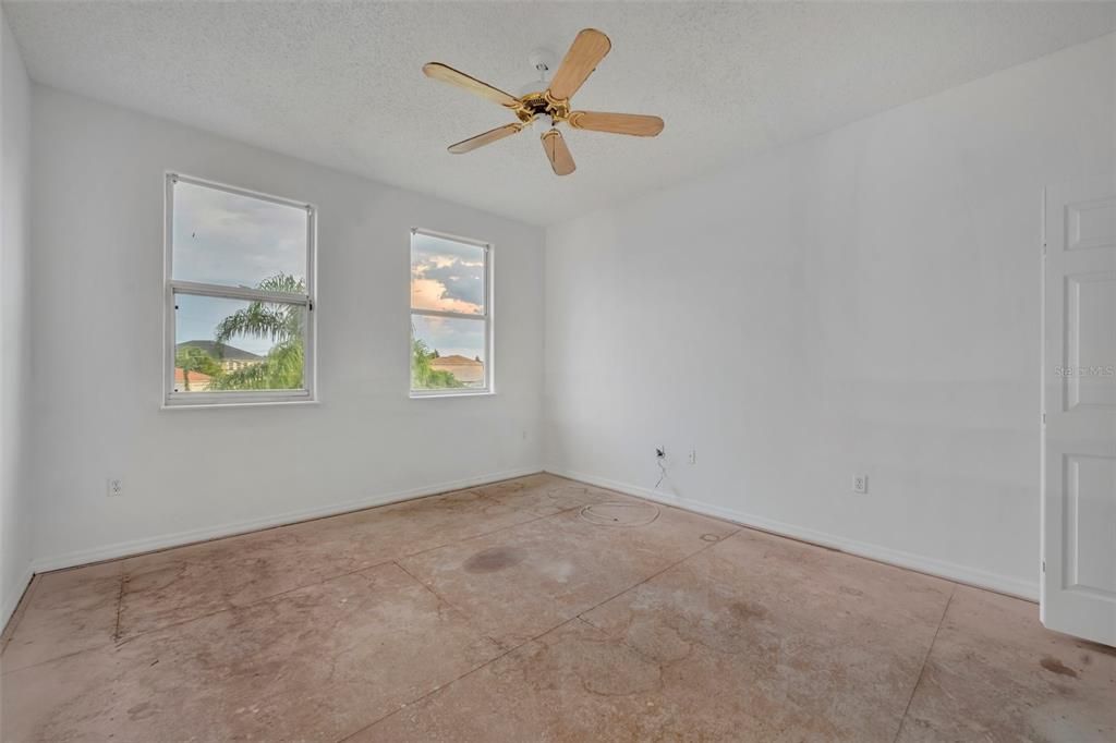 Active With Contract: $350,000 (4 beds, 2 baths, 2344 Square Feet)