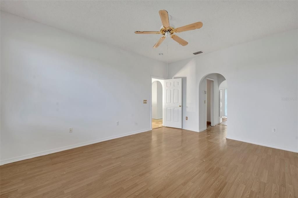 Active With Contract: $350,000 (4 beds, 2 baths, 2344 Square Feet)