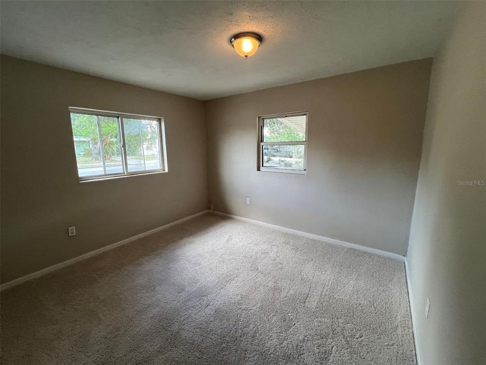 For Sale: $267,500 (3 beds, 1 baths, 1039 Square Feet)