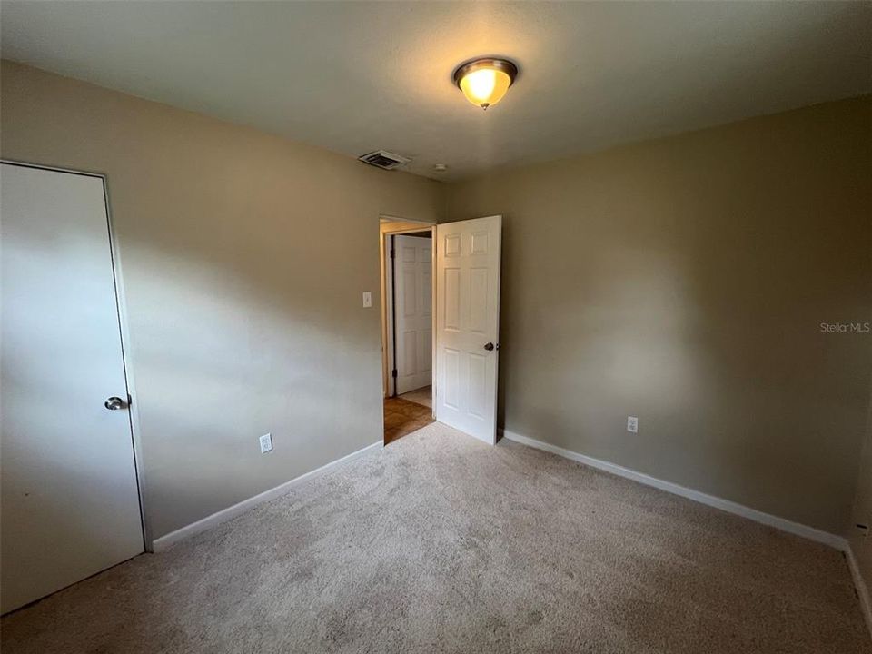 For Sale: $267,500 (3 beds, 1 baths, 1039 Square Feet)