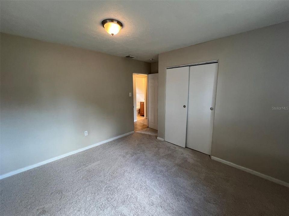 For Sale: $267,500 (3 beds, 1 baths, 1039 Square Feet)