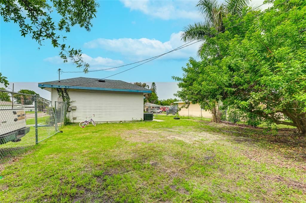 Active With Contract: $150,000 (3 beds, 2 baths, 840 Square Feet)