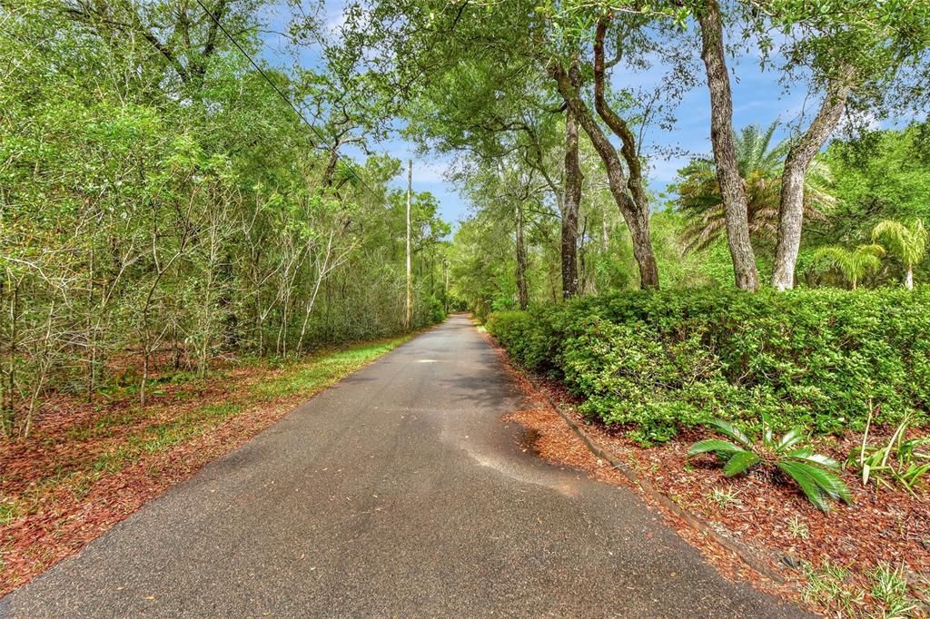 Private drive entrance