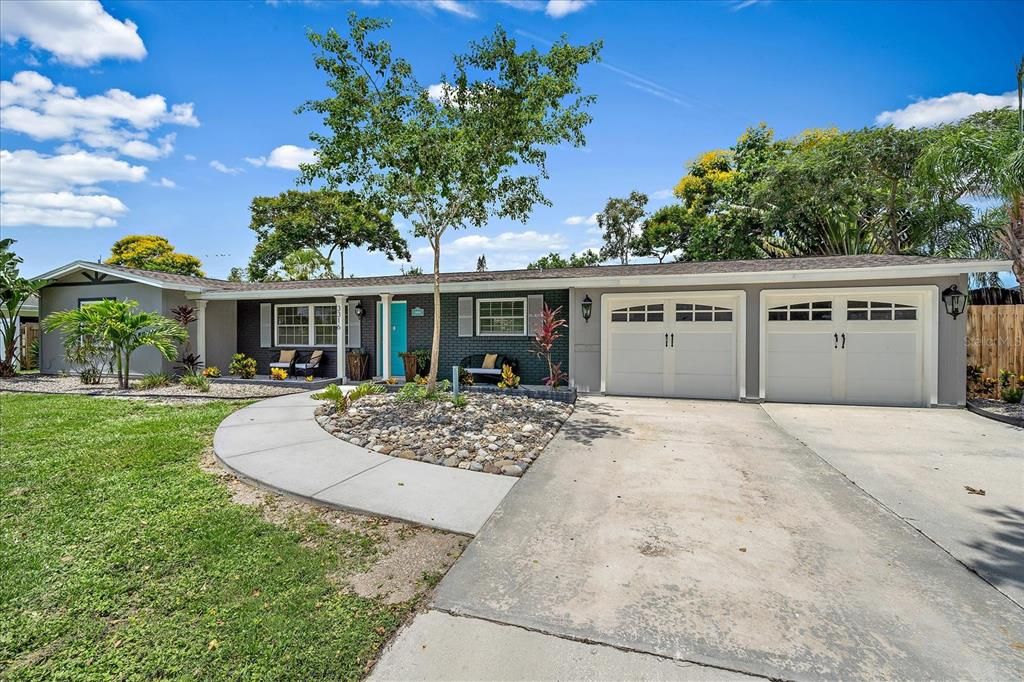 Recently Sold: $575,000 (3 beds, 2 baths, 1467 Square Feet)