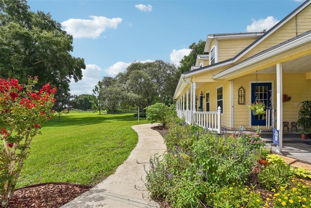 For Sale: $1,000,000 (5 beds, 5 baths, 3335 Square Feet)