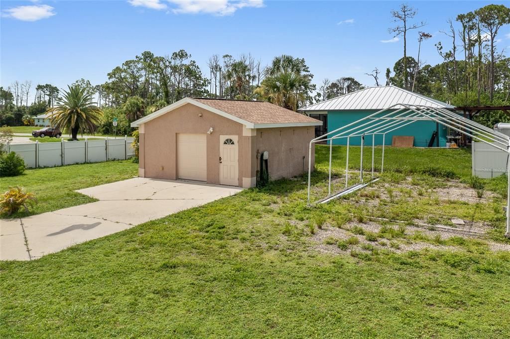 Active With Contract: $599,000 (3 beds, 2 baths, 2557 Square Feet)