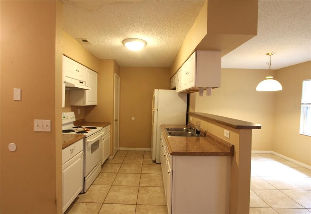 For Rent: $1,450 (2 beds, 1 baths, 905 Square Feet)