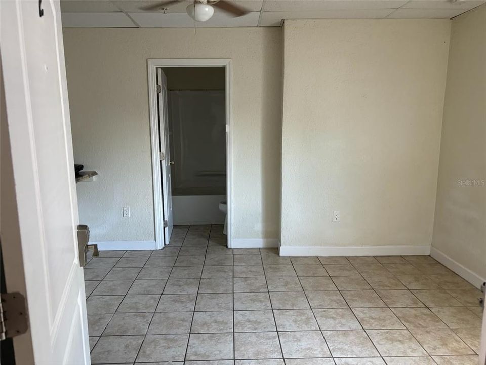 For Rent: $1,149 (1 beds, 1 baths, 360 Square Feet)