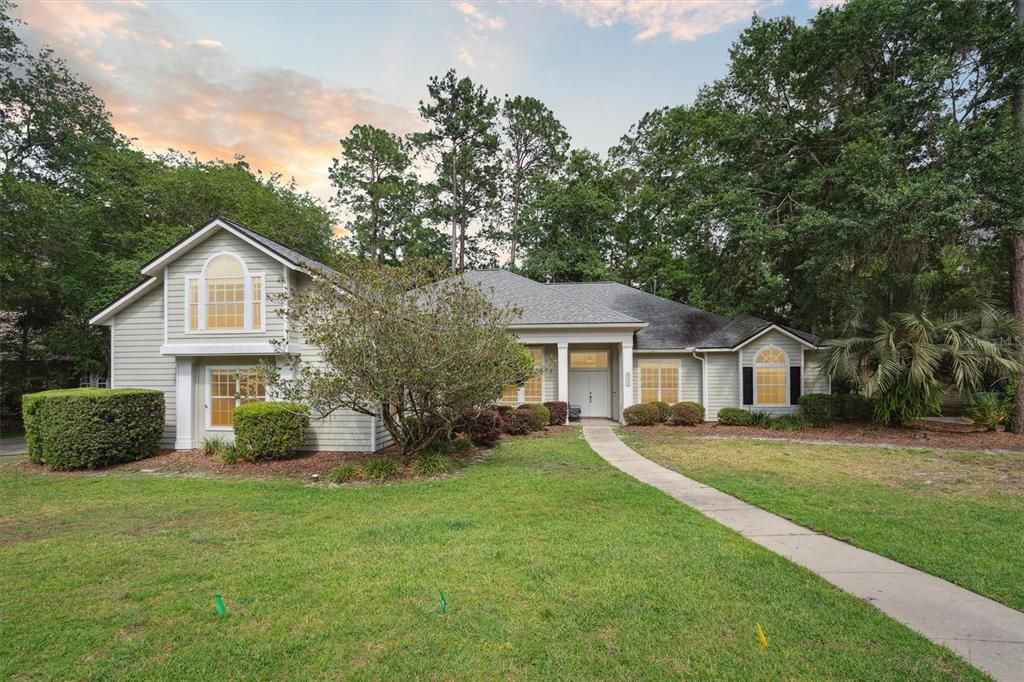 Recently Rented: $3,400 (4 beds, 3 baths, 3425 Square Feet)