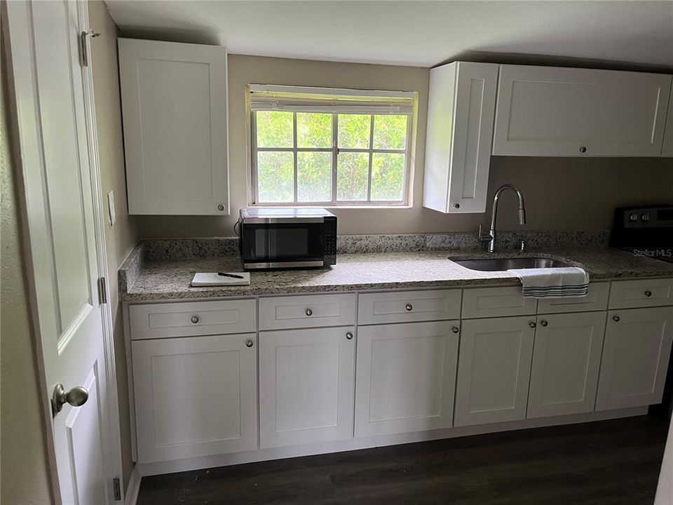 For Sale: $214,990 (3 beds, 1 baths, 816 Square Feet)