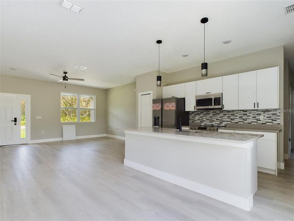 Active With Contract: $289,000 (4 beds, 2 baths, 1668 Square Feet)