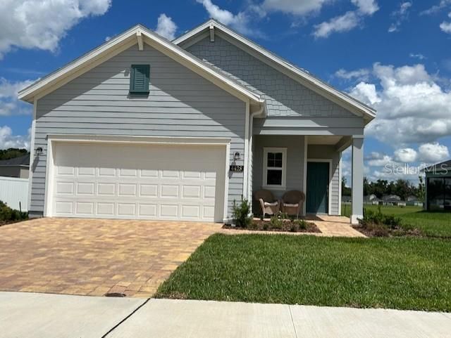 Recently Sold: $320,000 (3 beds, 2 baths, 1966 Square Feet)