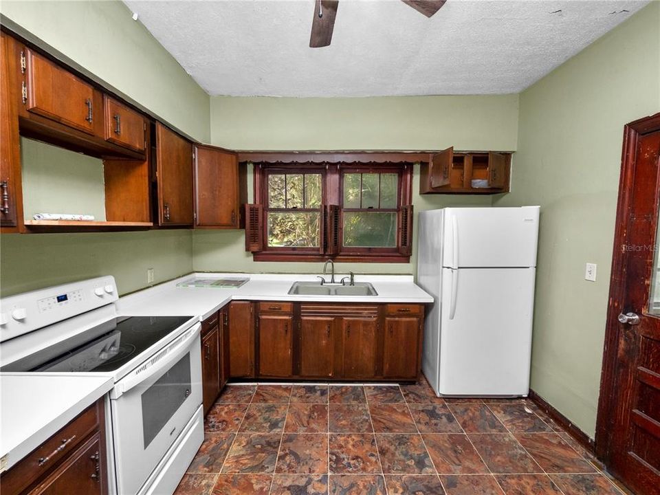 For Sale: $350,000 (0 beds, 0 baths, 2292 Square Feet)