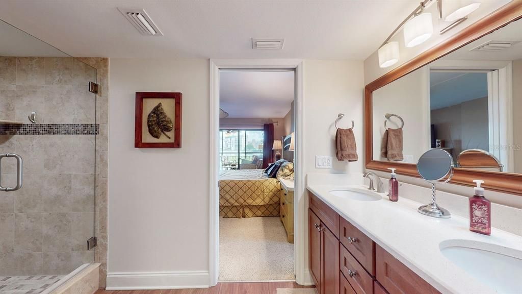 LARGE EN-SUITE BATHROOM  WITH DOUBLE SINK VANITY