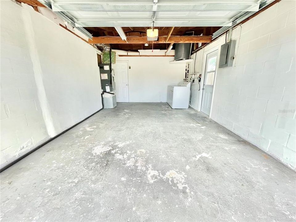 Garage with washer and dryer hookups (washer and dryer not included)