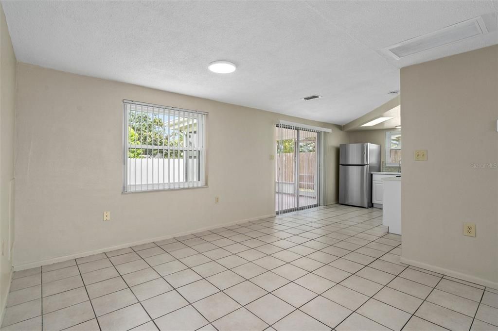 Dining room to kitchen