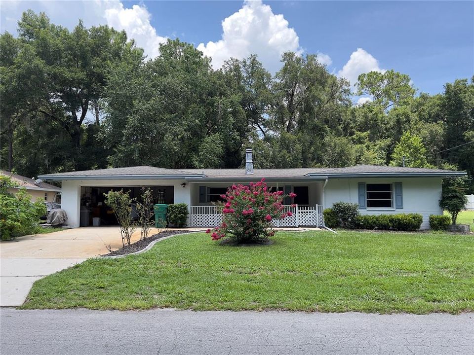 Active With Contract: $220,000 (3 beds, 2 baths, 1142 Square Feet)