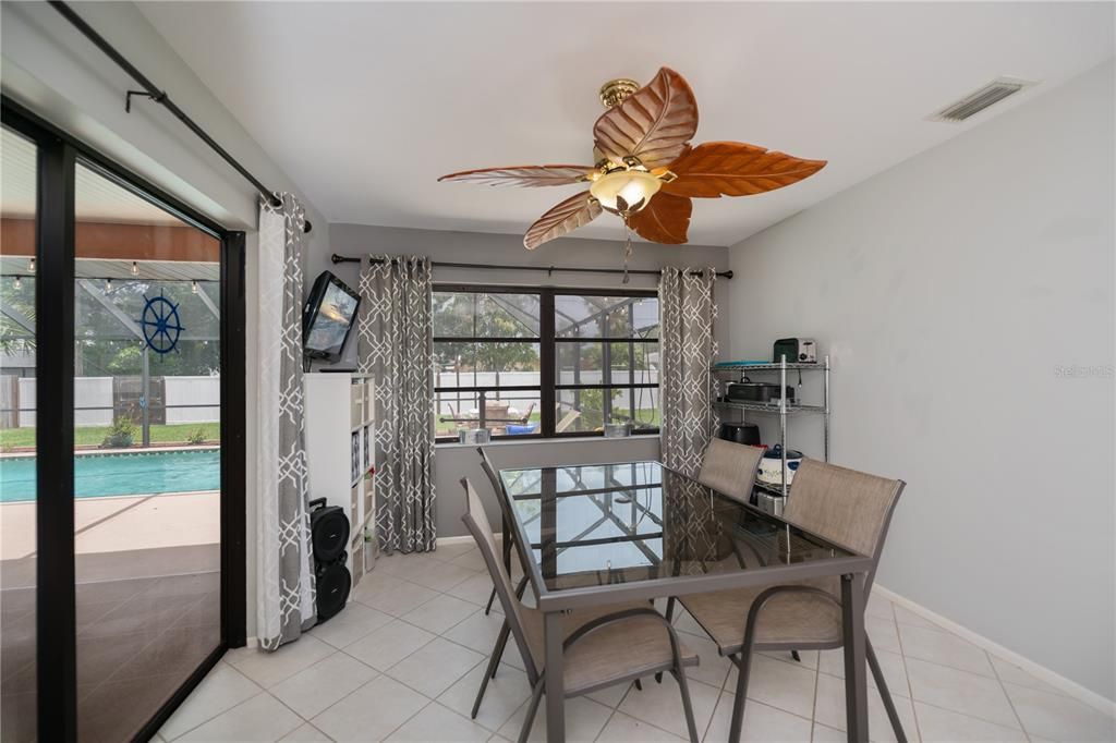 For Sale: $335,000 (2 beds, 2 baths, 1348 Square Feet)