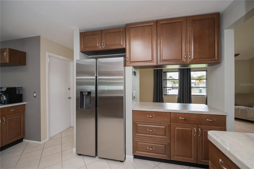 For Sale: $335,000 (2 beds, 2 baths, 1348 Square Feet)