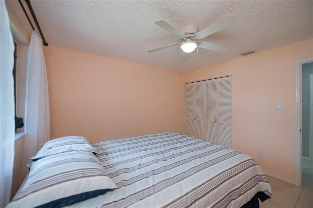 For Sale: $335,000 (2 beds, 2 baths, 1348 Square Feet)