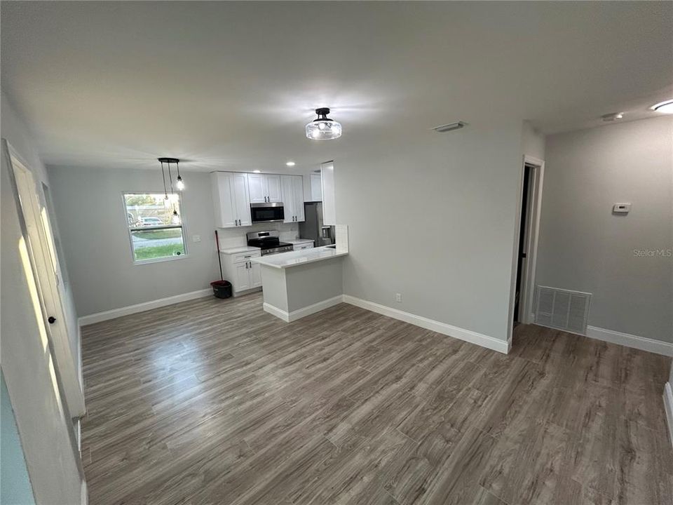 For Sale: $234,990 (3 beds, 1 baths, 816 Square Feet)