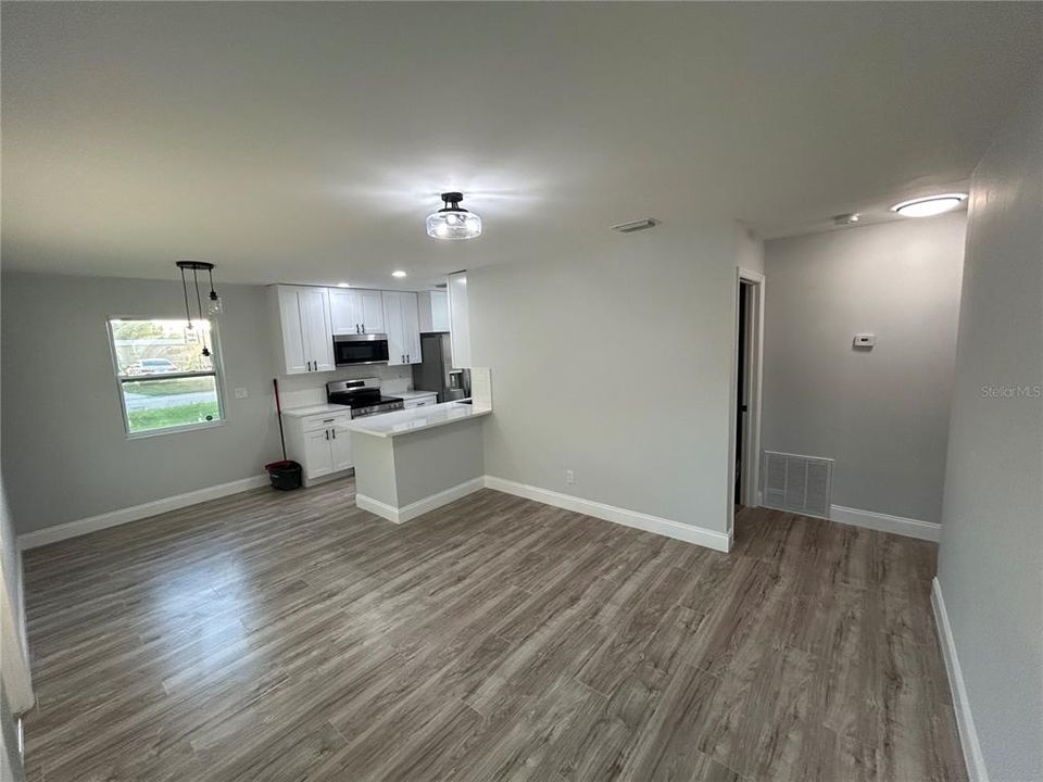 For Sale: $234,990 (3 beds, 1 baths, 816 Square Feet)