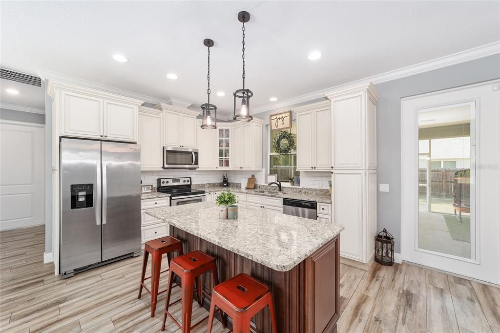 Active With Contract: $350,000 (3 beds, 2 baths, 1818 Square Feet)