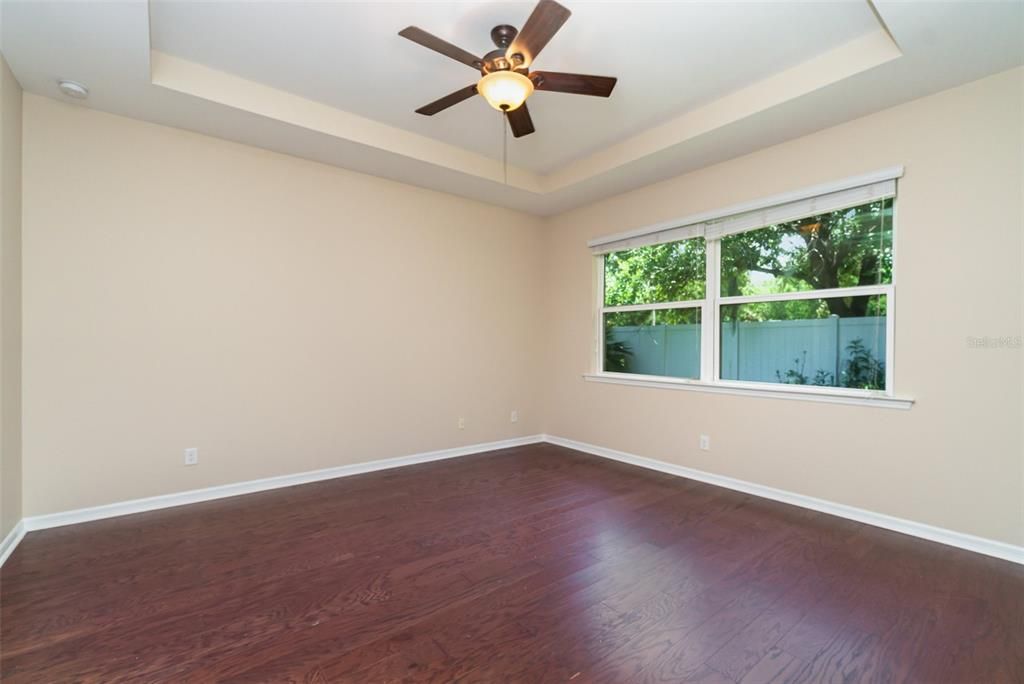 For Rent: $2,600 (3 beds, 2 baths, 1983 Square Feet)