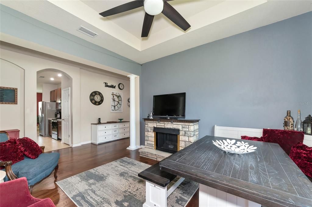 Dining/Flex Room w tray ceiling, looking into front foyer