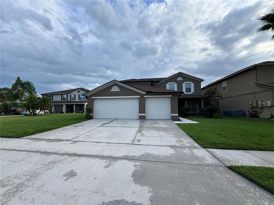 Active With Contract: $2,895 (5 beds, 3 baths, 2767 Square Feet)