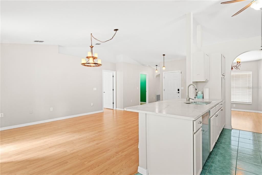 For Sale: $399,000 (3 beds, 2 baths, 1808 Square Feet)