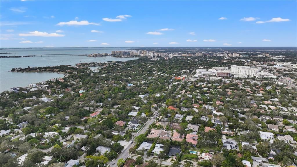 Active With Contract: $4,000,000 (4 beds, 4 baths, 3613 Square Feet)