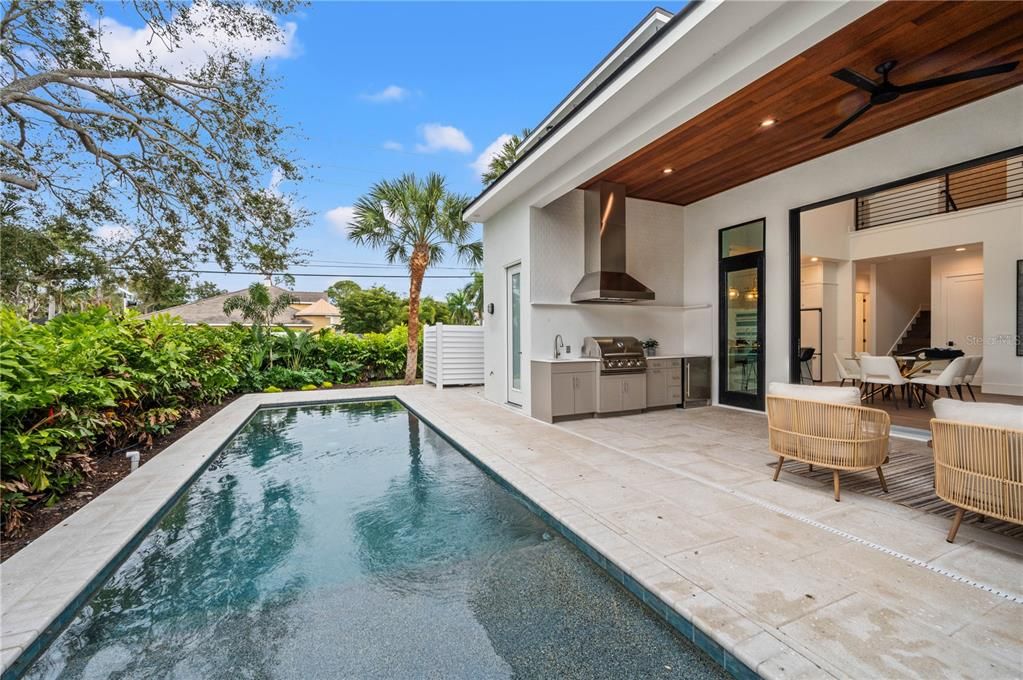 Active With Contract: $4,000,000 (4 beds, 4 baths, 3613 Square Feet)