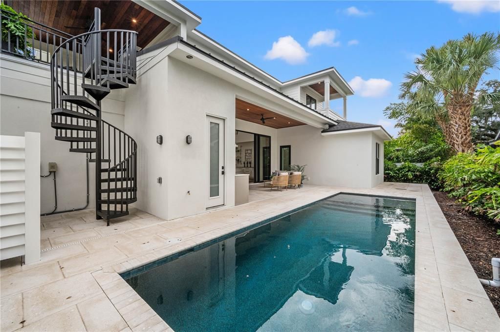 Active With Contract: $4,000,000 (4 beds, 4 baths, 3613 Square Feet)