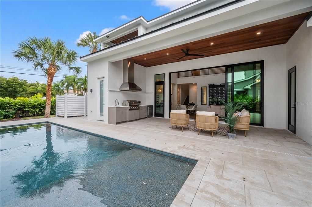 Active With Contract: $4,000,000 (4 beds, 4 baths, 3613 Square Feet)