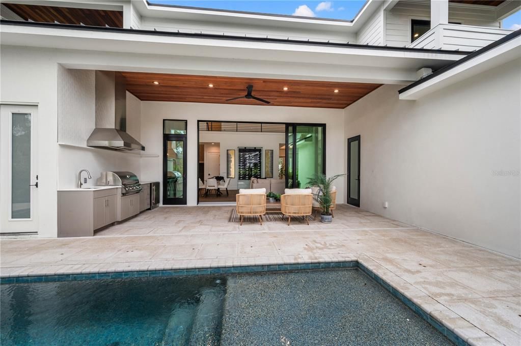 Active With Contract: $4,000,000 (4 beds, 4 baths, 3613 Square Feet)