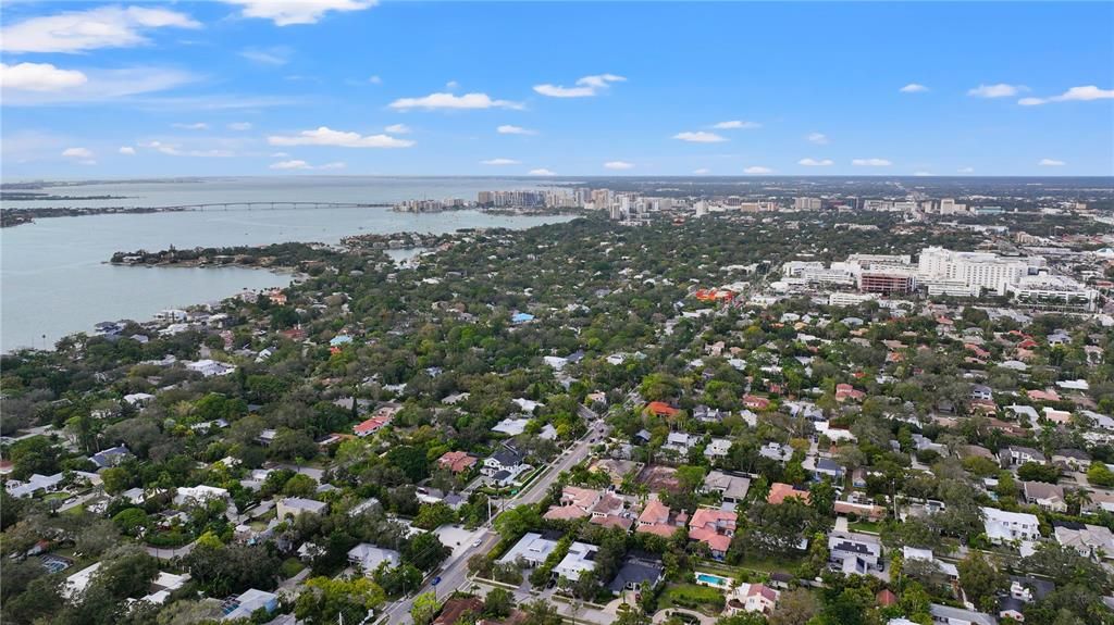 Active With Contract: $4,000,000 (4 beds, 4 baths, 3613 Square Feet)