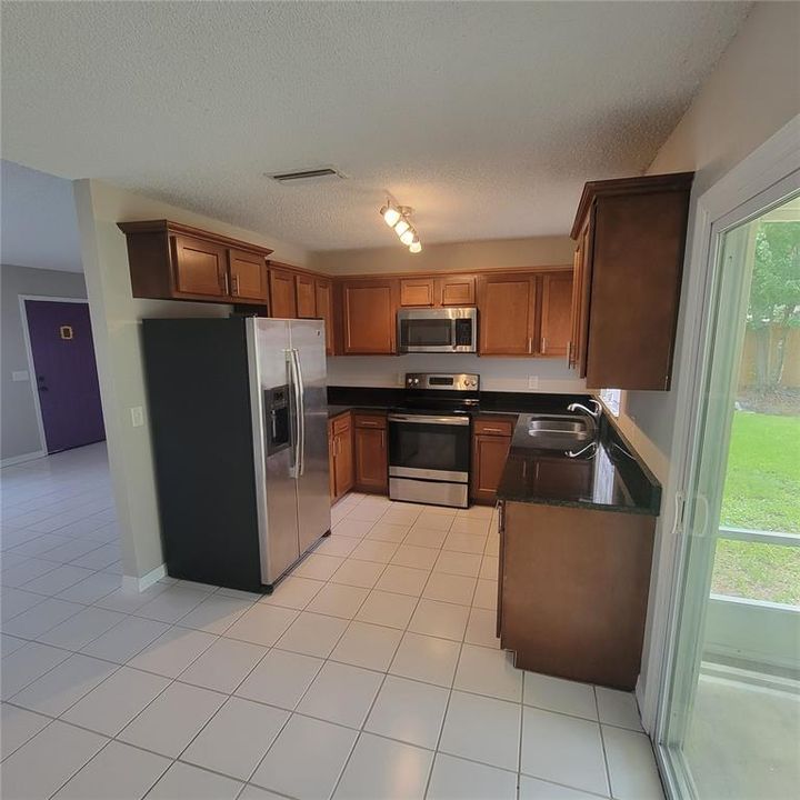 For Sale: $230,000 (3 beds, 1 baths, 1114 Square Feet)