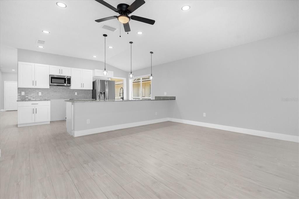 Active With Contract: $434,900 (3 beds, 2 baths, 1766 Square Feet)