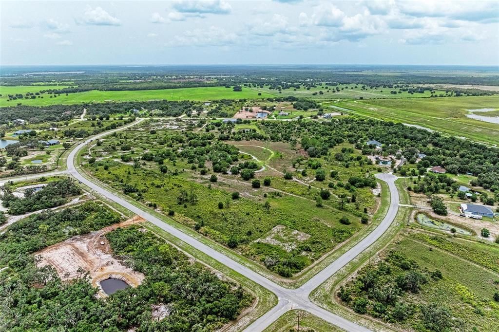 На продажу: $200,000 (5.95 acres)