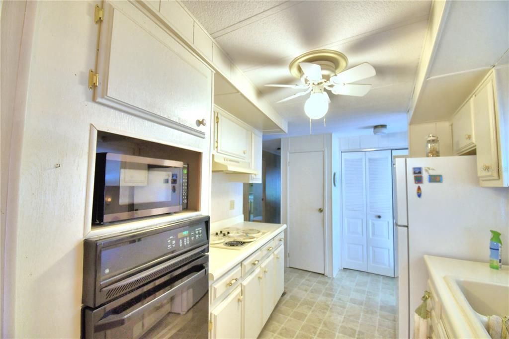 For Sale: $125,000 (2 beds, 2 baths, 960 Square Feet)