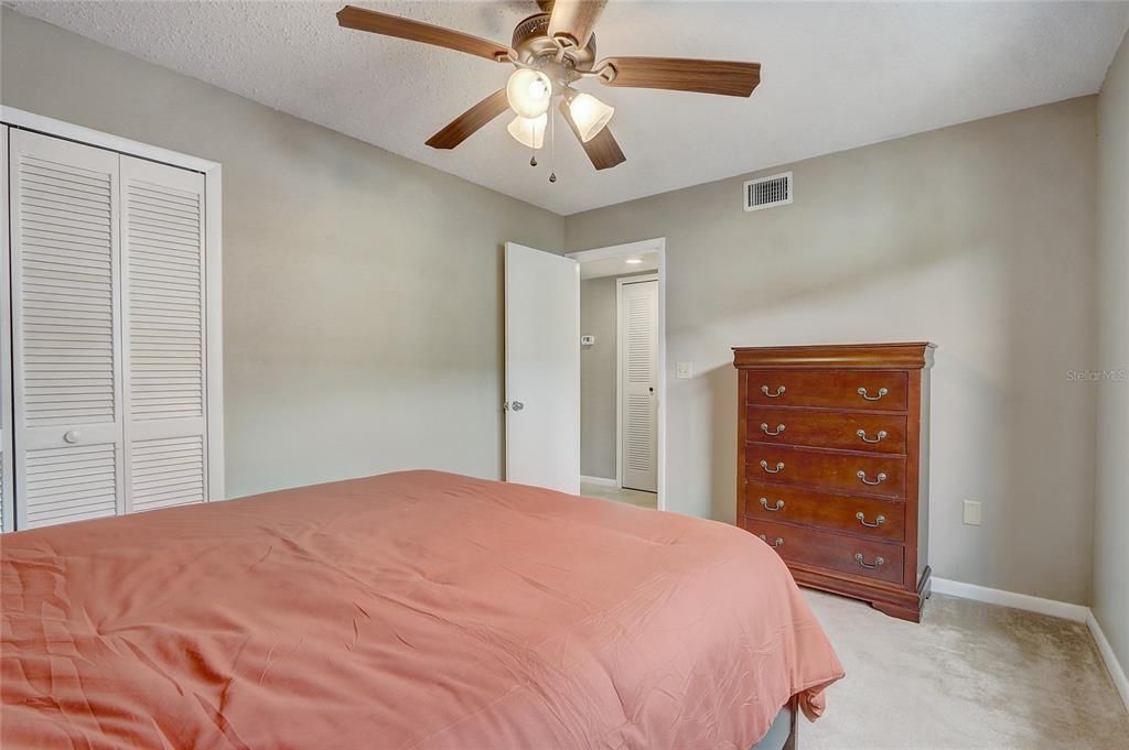 For Sale: $156,000 (2 beds, 2 baths, 1185 Square Feet)