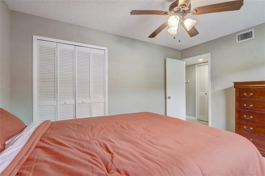 For Sale: $156,000 (2 beds, 2 baths, 1185 Square Feet)