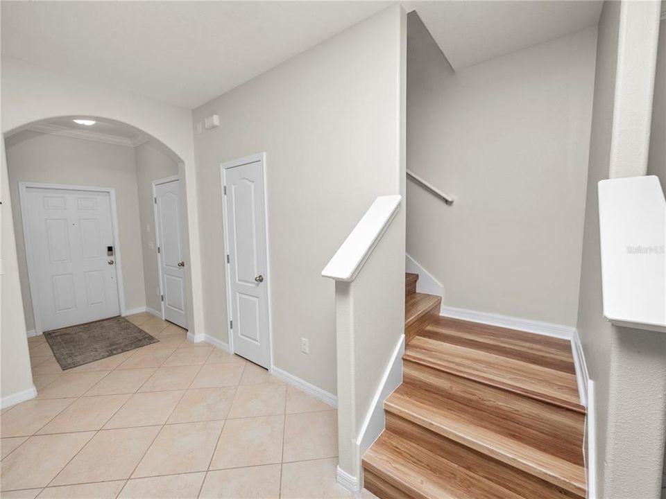 For Sale: $258,900 (2 beds, 2 baths, 1311 Square Feet)