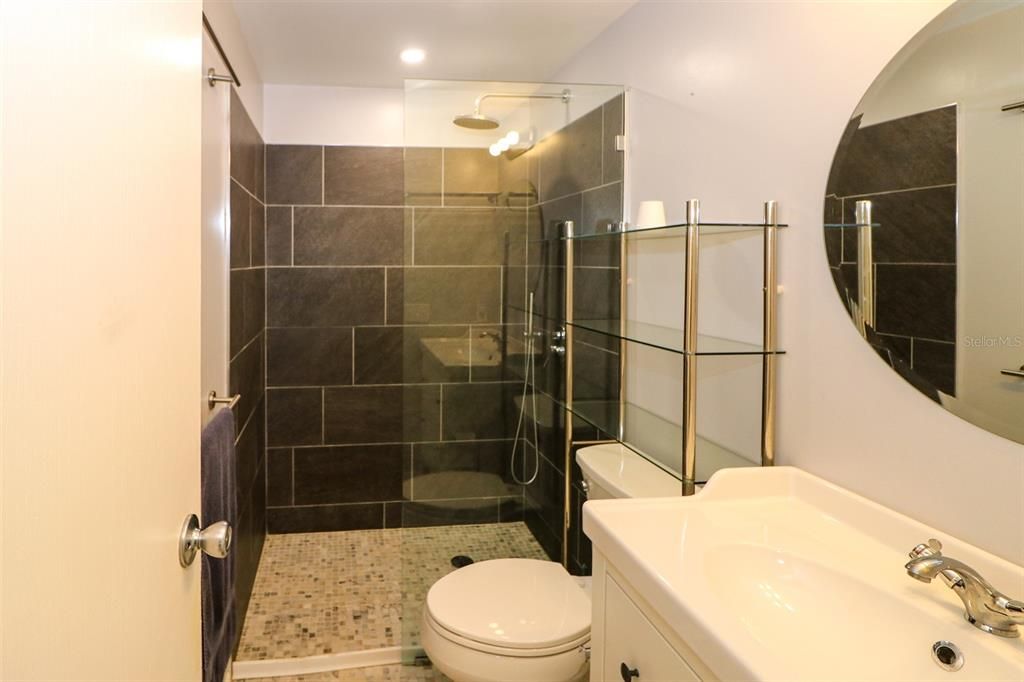 For Sale: $134,000 (2 beds, 2 baths, 960 Square Feet)