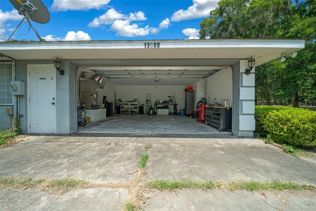 Active With Contract: $394,900 (3 beds, 2 baths, 2192 Square Feet)