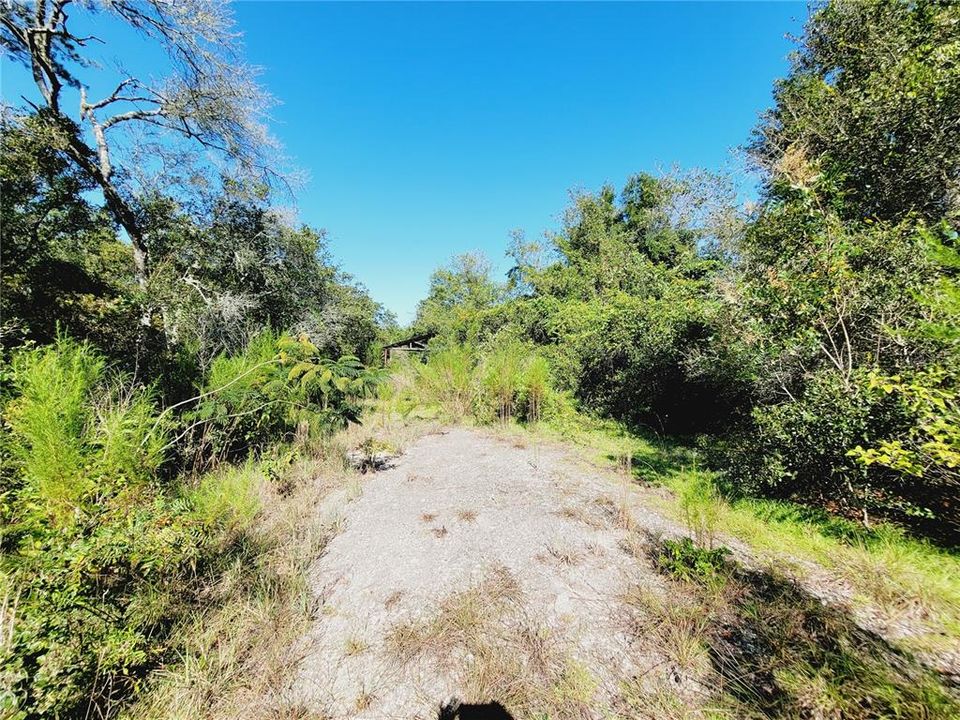 En Venta: $42,000 (0.90 acres)