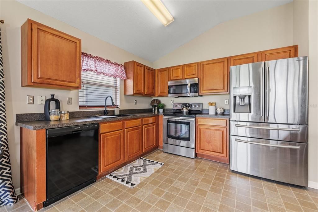 For Sale: $379,000 (3 beds, 2 baths, 1584 Square Feet)