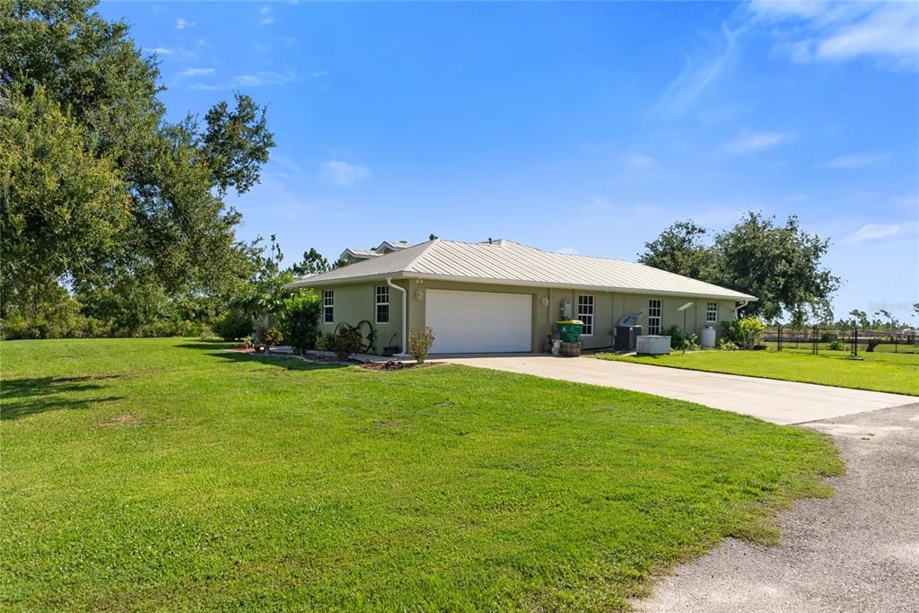 For Sale: $725,000 (4 beds, 2 baths, 2167 Square Feet)