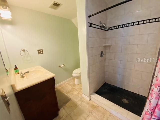 For Sale: $319,000 (2 beds, 1 baths, 858 Square Feet)